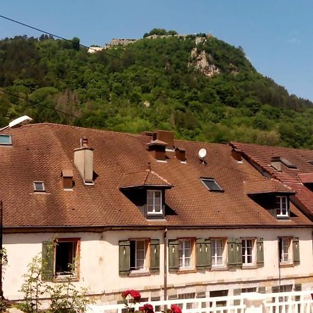 Appartement Tout Confort Vue Sur Les Forts Salins-les-Bains Bagian luar foto
